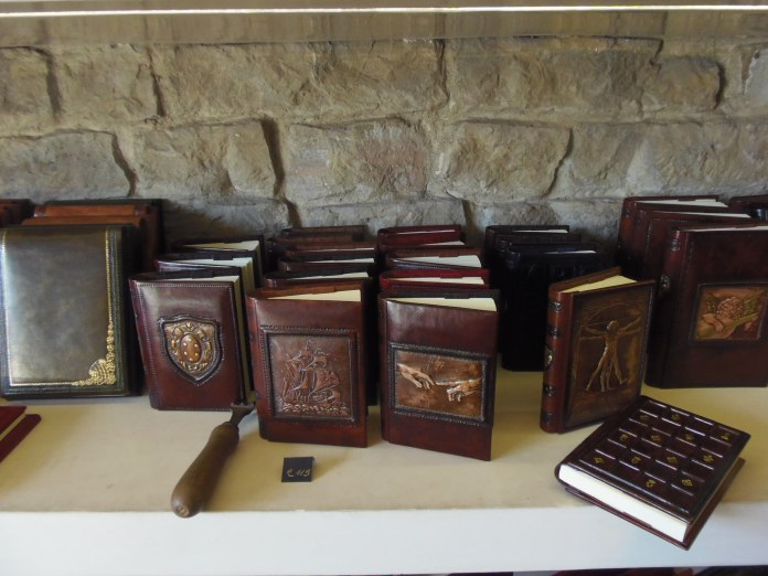 Reluires vues chez Io.