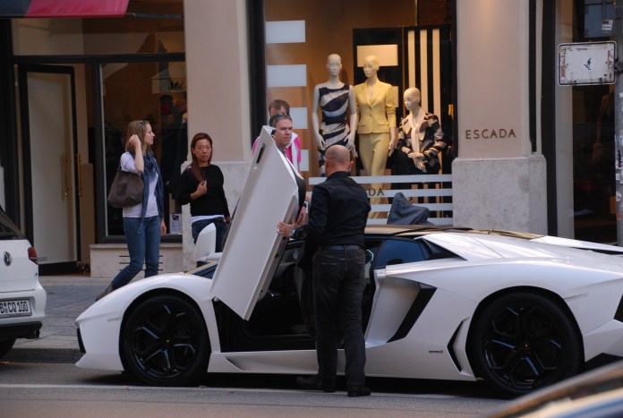 Petit jeu de vanités sur la Maximilanstrasse.