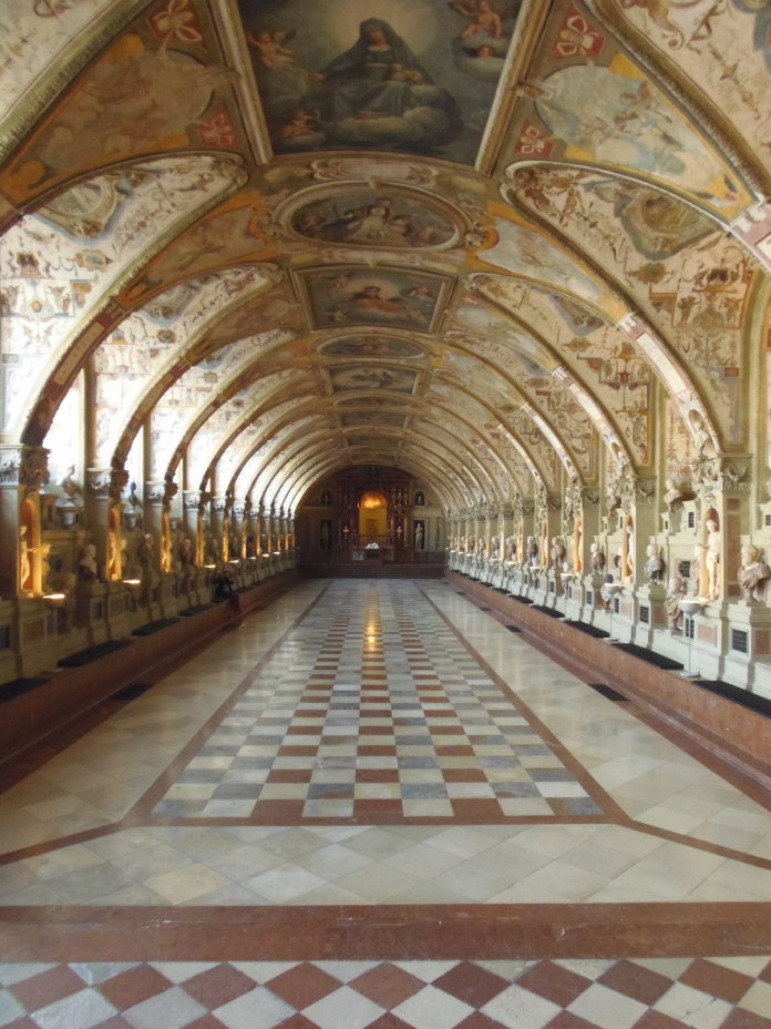 Au sein de Residenz, l'Antiquarium déploient ses magifiques voûtes.