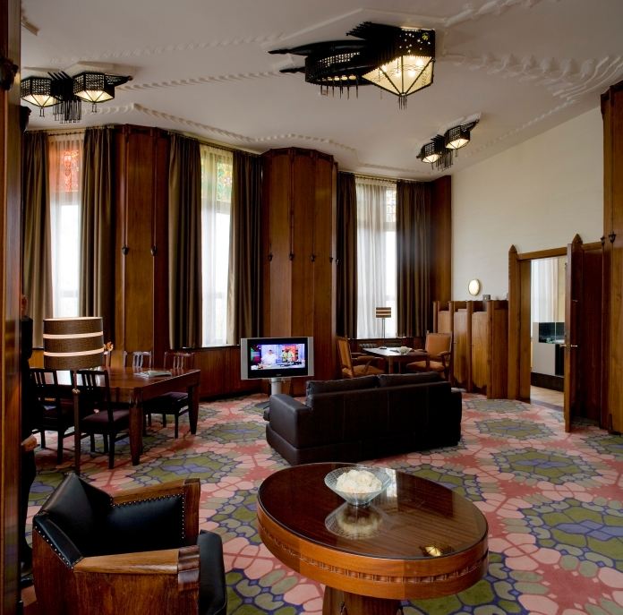 Salon confortable et ambiance opulente de l'Hôtel Amrâth à Amsterdam. Crédit photo Hôtel Amrâth.