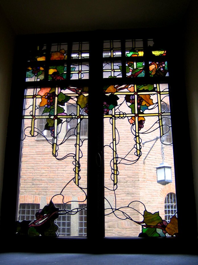 Vitrail du Laboratorio Picchhiarini dans la salle à manger.