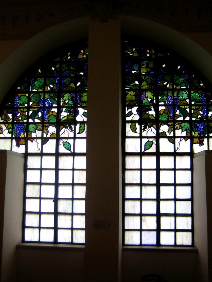 Grappes de raisins par Duilio Cambellotti dans la salle du clou.