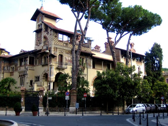 La villa des fées, Quartier Coppedè.
