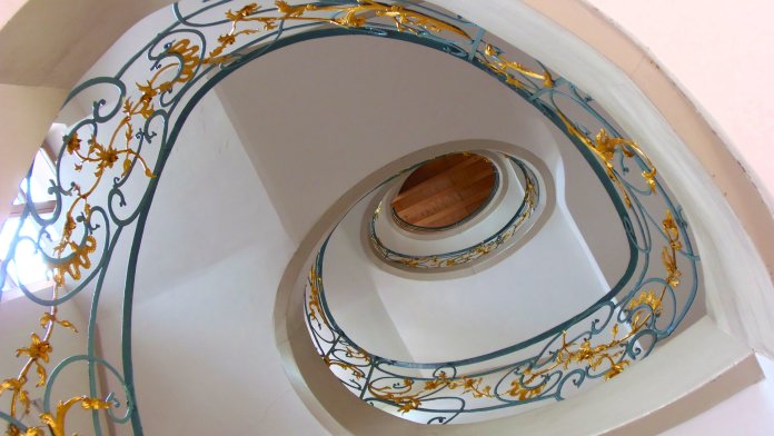 Cage d'escalier d'un immeuble des Hackesche Höfe (Berlin).