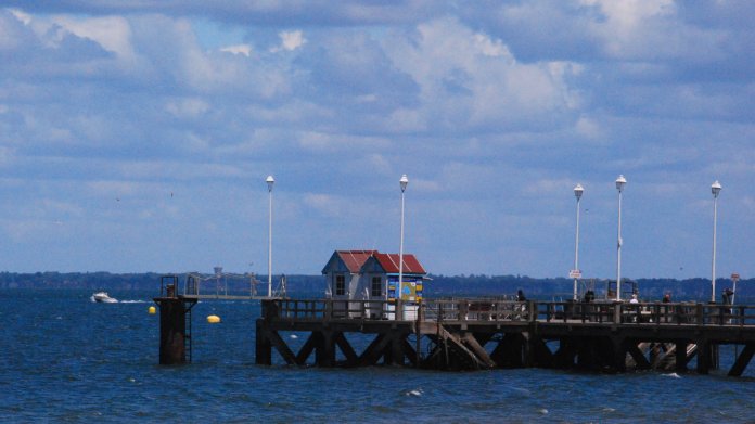 Au bout d'une jetée, sur la plage d'Arcachon.