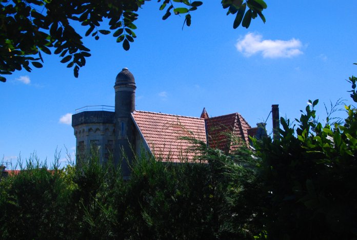 Arrière de la Villa Faust. C'était au départ un "chalet de type H", selon la typologie de la Ville d'Hiver, transformé en petit château pour Charles Gounod.