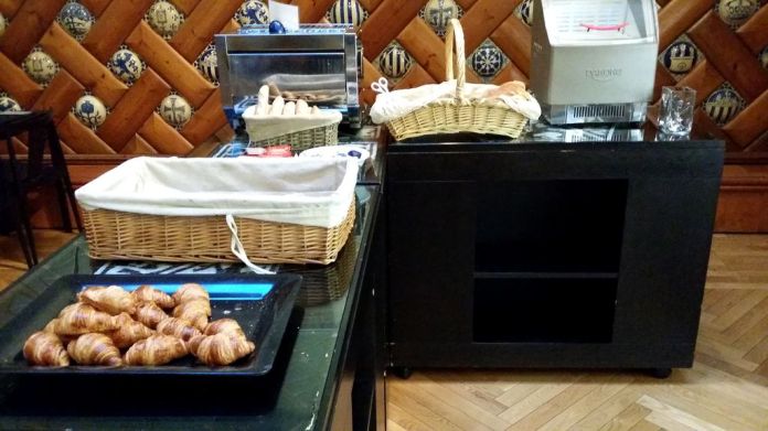 petit- déjeuner minimaliste hôtel Espana Barcelone Barcelona