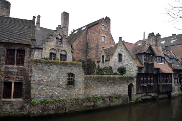 façades canal Bruges Brugge