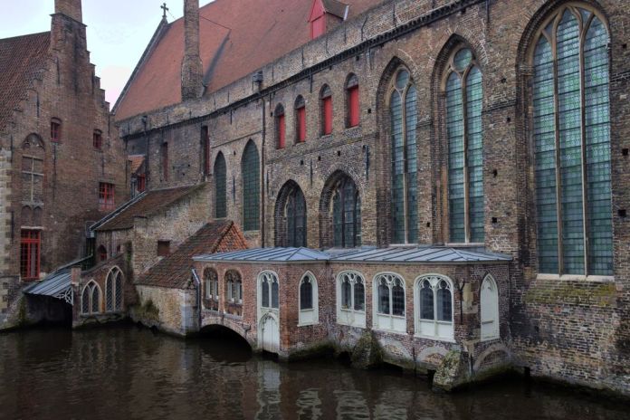 canaux architecture Bruges Brugge