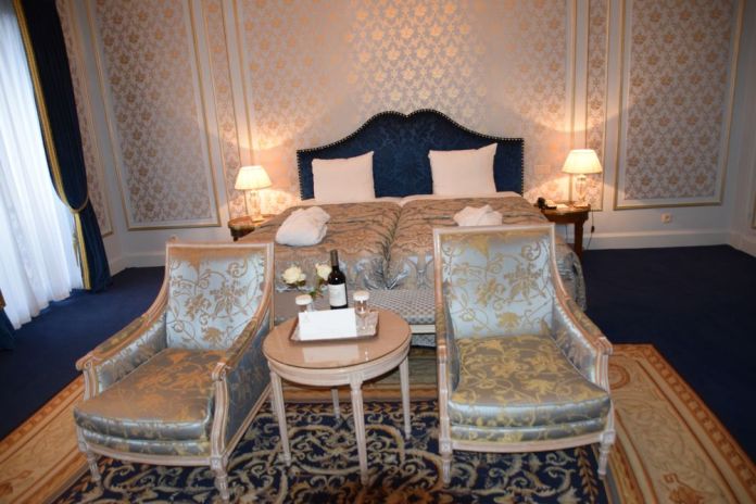 Bleu et or Hôtel Métropole Bruxelles Brussels