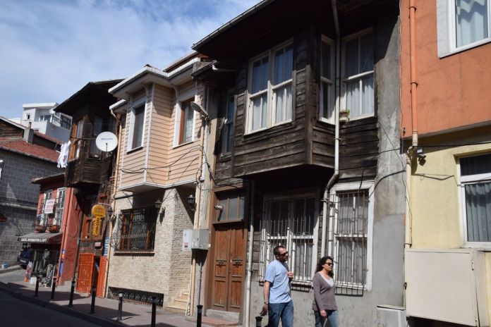 bois en hauteur istanbul