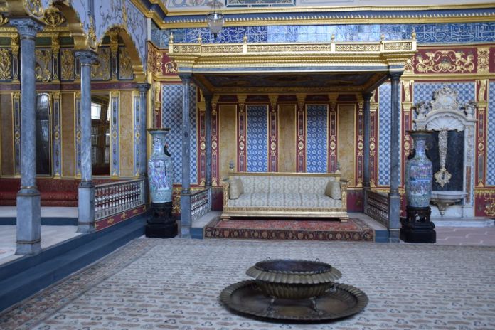trône grand salon harem topkapi istanbul