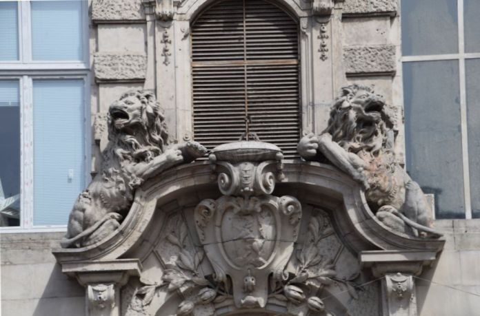 lions féroces Budapest Hongrie Hungary