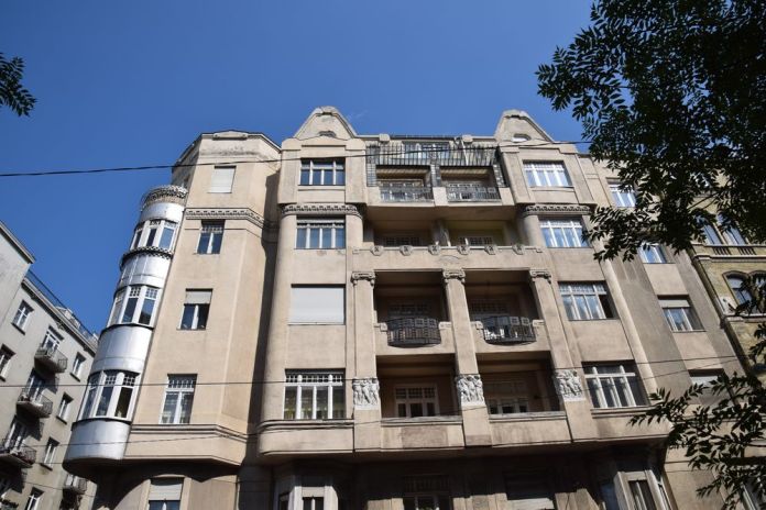 tourelle d'angle métal Budapest Hongrie Hungary