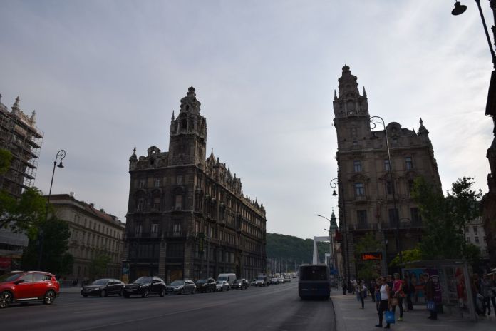 bâtiment pont Erzsebet Budapest Hongrie Hungary