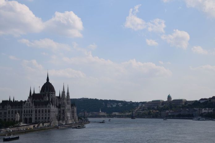 vue depuis le pont Marguerite Budapest Hongrie Hungary