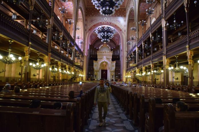 intérieur Grande Synagogue Budapest Hongrie Hungary