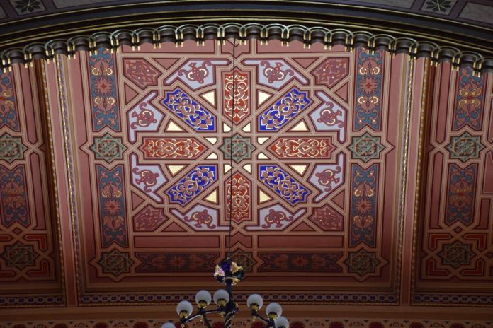 plafond grande synagogue Budapest Hongrie Hungary