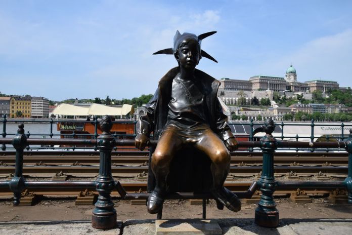 petite princesse Budapest Hongrie Hungary