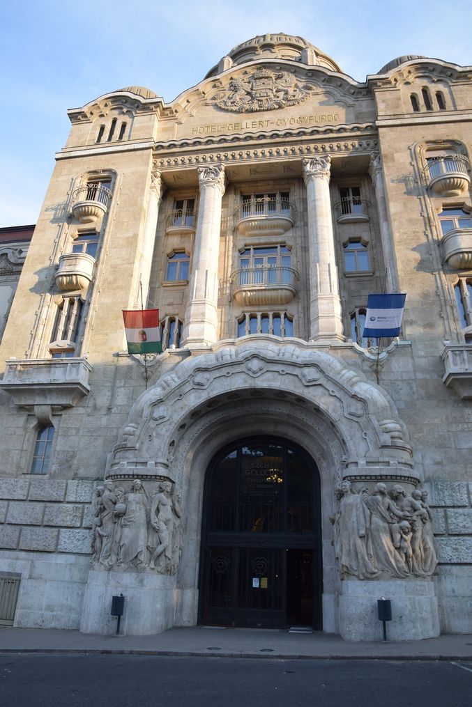 entrée bains gellert Budapest Hongrie Hungary