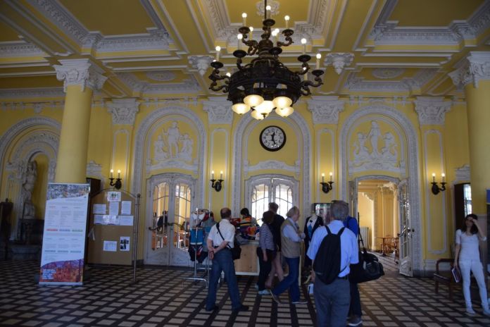 entrée secondaire Bains szechenyi Budapest Hongrie Hungary