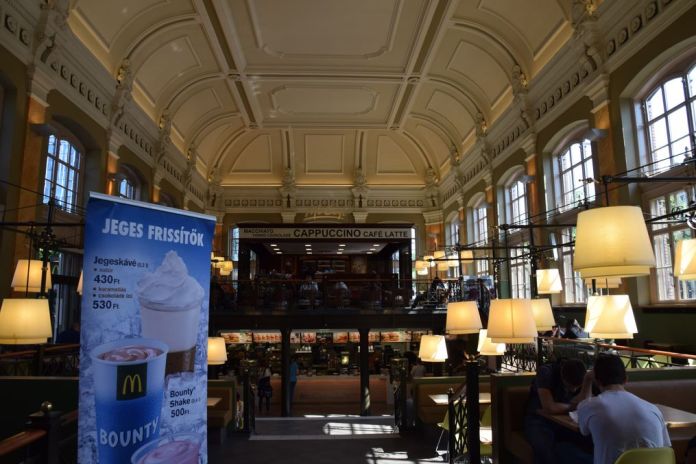Mc Do Budapest Hongrie Hungary