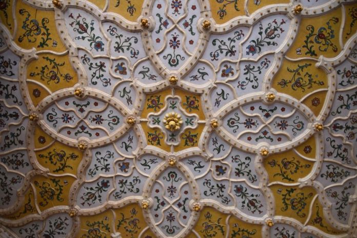 plafond céramique musée arts décoratifs Budapest Hongrie Hungary