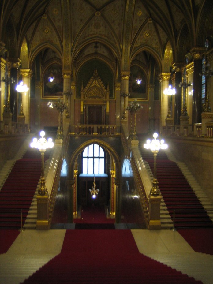 escalier parlement Budapest Hongrie Hungary