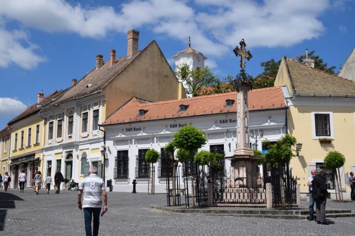 harmonie constructions place Fo Szentendre