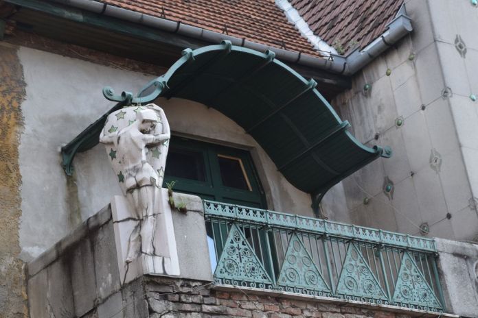 balcon villa Darvas Laroche Oradea Roumanie