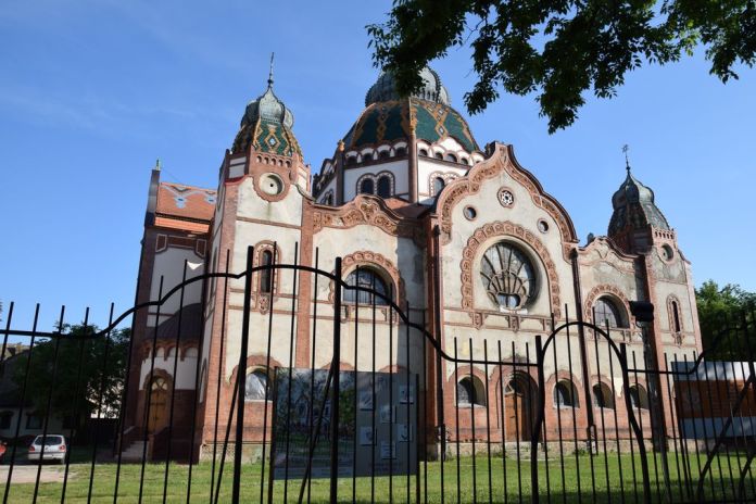 synagogue Subotica Serbie