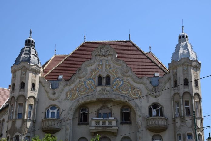 balcons tours palais Gref Szeged Hongrie