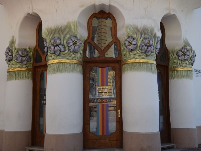 Palais Reok iris pensées Szeged Hongrie