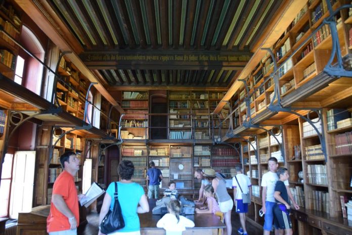 bibliothèque Abbadia Hendaye