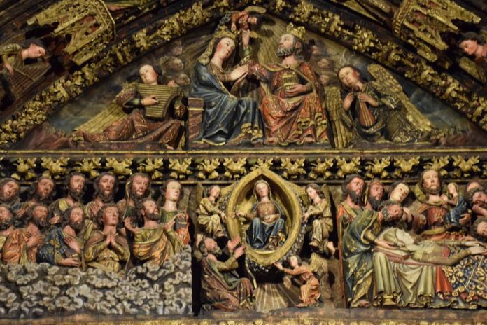 partie haute portail Santa Maria de los Reyes La Guardia Rioja