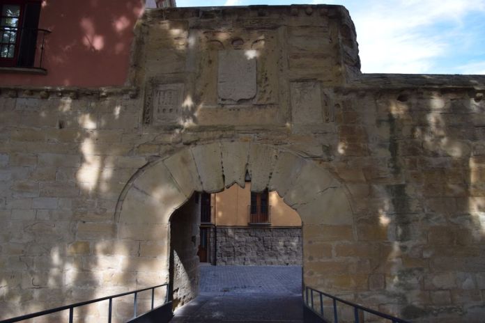 porte du Revellin Logrono Rioja
