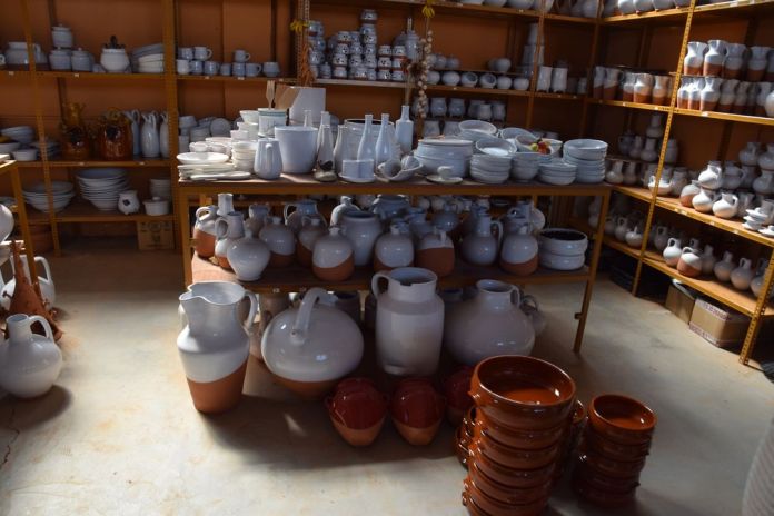 poteries émaillées de blanc Nahorro Navarette La Rioja