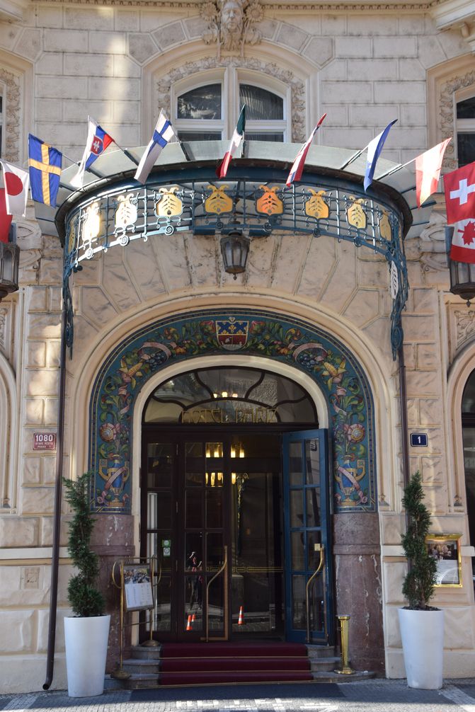 entrée Hôtel Paris Prague