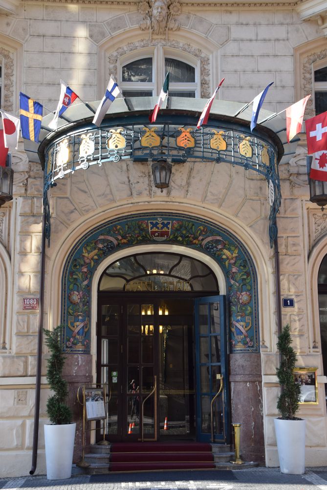 entrée hôtel Pariz Prague