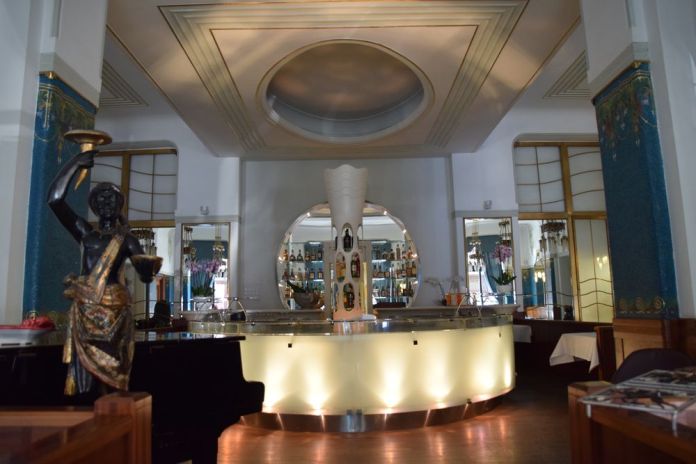 salle à manger cuisinier Hôtel Pariz Prague