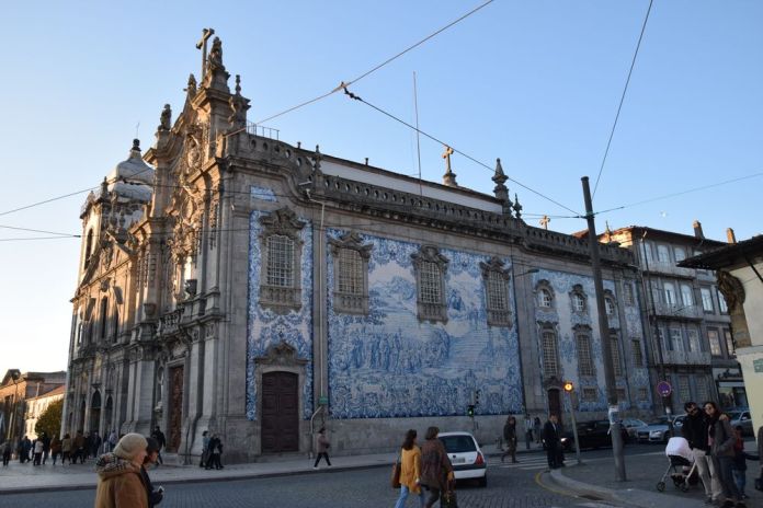 église do carmo porto portugal