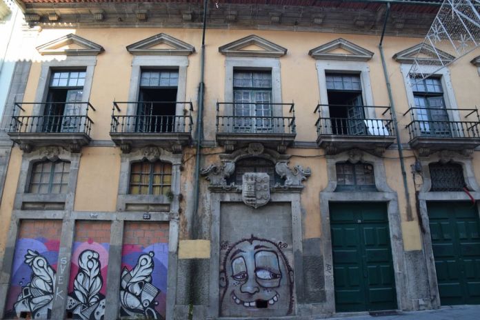 Graffitis à Porto. Photo City Breaks AAA+, Claude Mandraut.