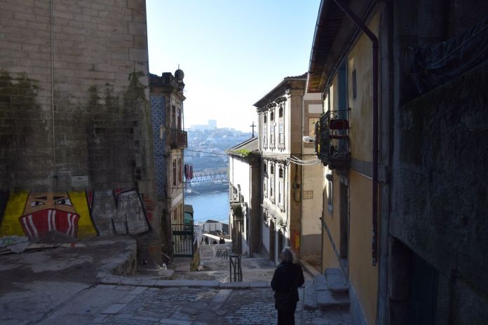 Graffitis à Porto. Photo City Breaks AAA+, Claude Mandraut.