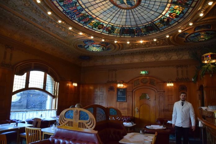 café opéra stockholm suède