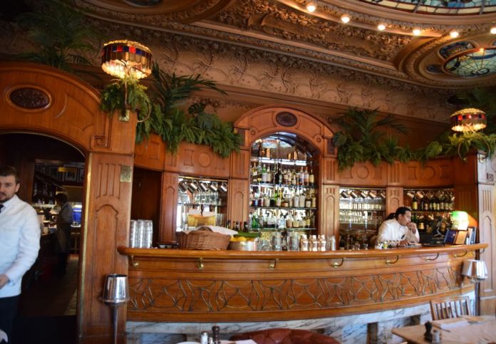 bar café opéra stockholm suède