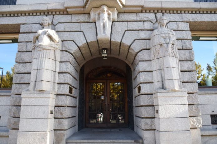 face au Kungstradgarden à Stockholm suède