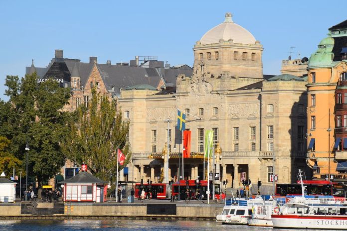 silhouette du théâtre royal dramatique stockholm suède