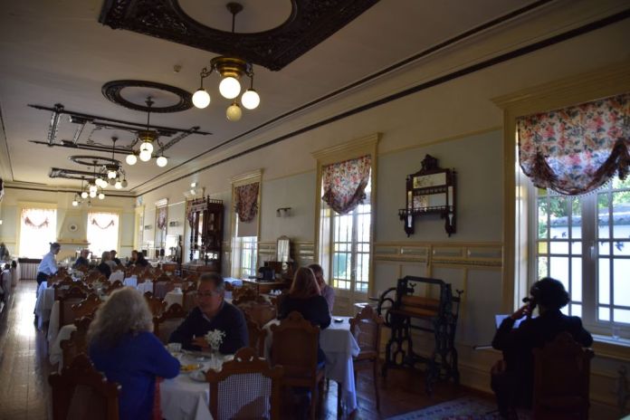 concert violon salle petit-déjeuner grande hotel paris porto