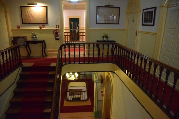 cages d'escalier Grande Hotel de Paris Porto