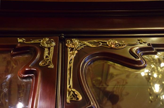 garnitures fleurs et papillons art nouveau elisseïv moscou moscow russie russia